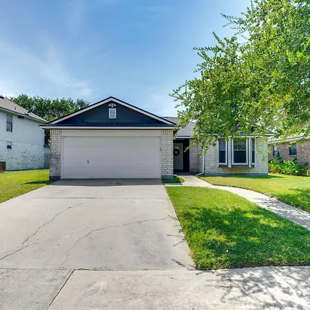 Pet-Friendly Corpus Christi Home 12 Mi To Beach!